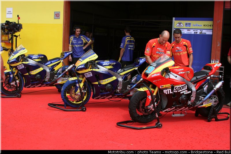moto2_tech3_0006_italie_mugello_2011