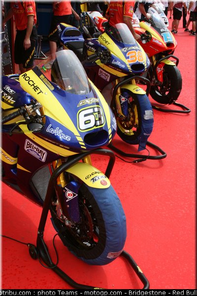 moto2_tech3_0007_italie_mugello_2011