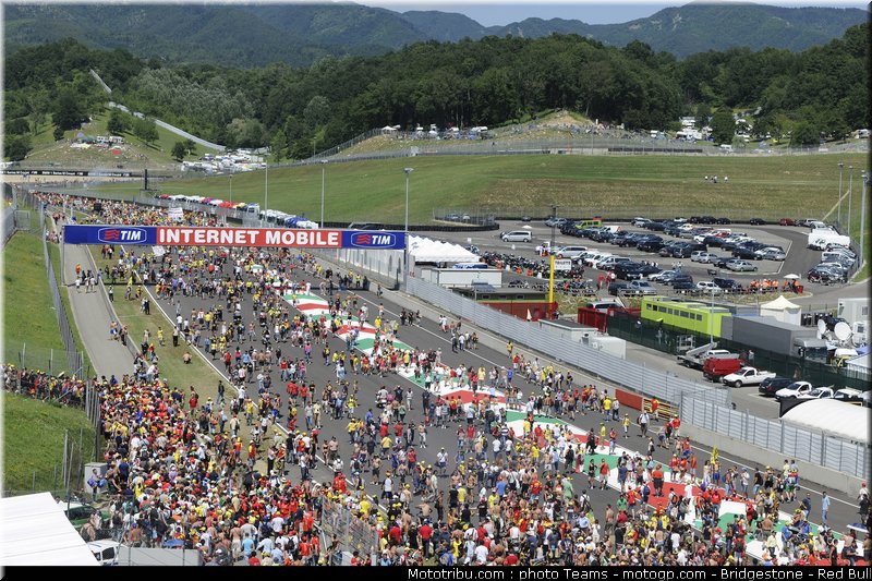 motogp_ambiance_0024_italie_mugello_2011