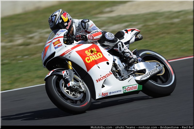 motogp_aoyama_0004_italie_mugello_2011