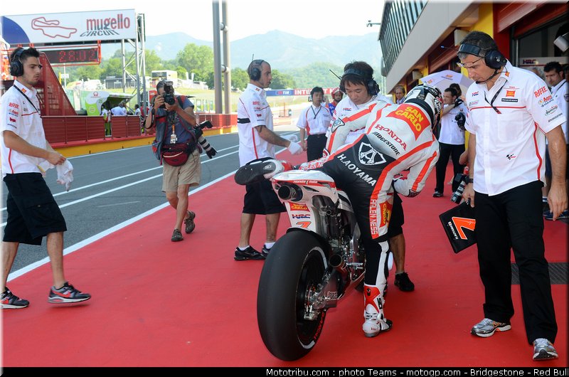 motogp_aoyama_0010_italie_mugello_2011