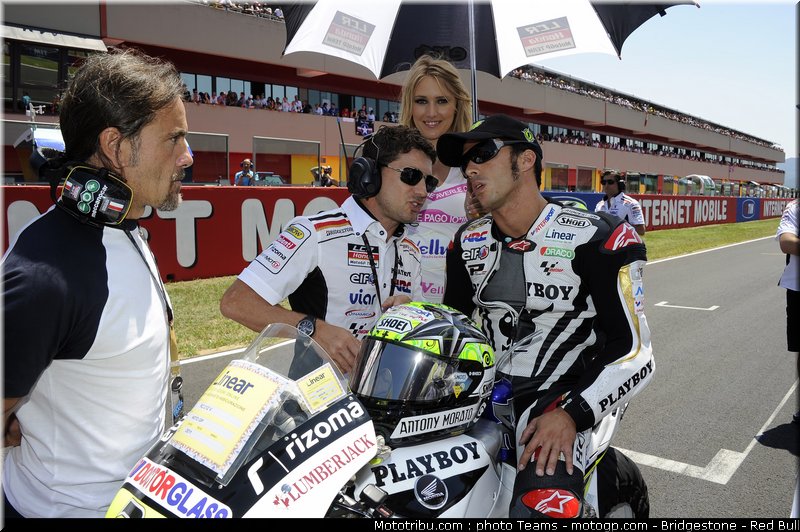 motogp_pitbabe_0022_italie_mugello_2011