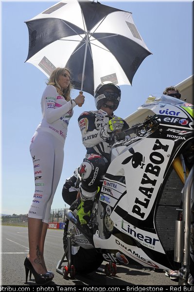 motogp_pitbabe_0026_italie_mugello_2011