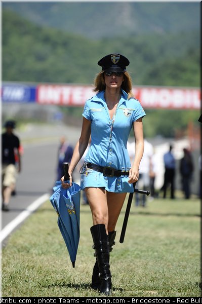 motogp_pitbabe_0037_italie_mugello_2011