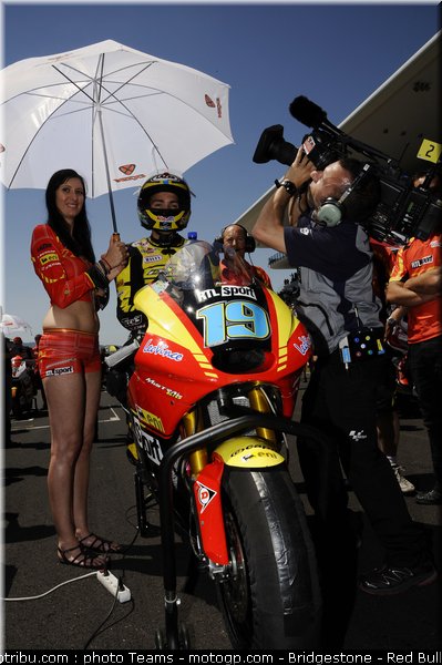 motogp_pitbabe_0052_italie_mugello_2011