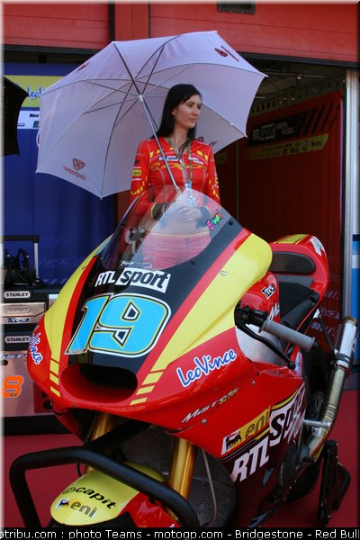 motogp_pitbabe_0056_italie_mugello_2011