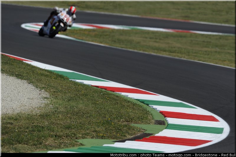 motogp_simoncelli_0024_italie_mugello_2011