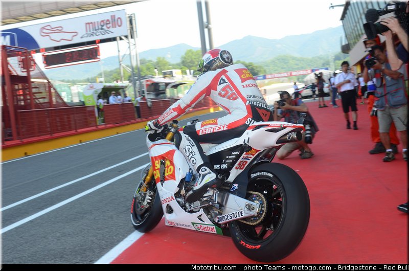 motogp_simoncelli_0041_italie_mugello_2011