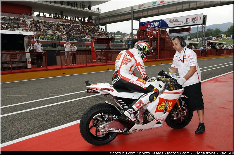 motogp_simoncelli_0044_italie_mugello_2011