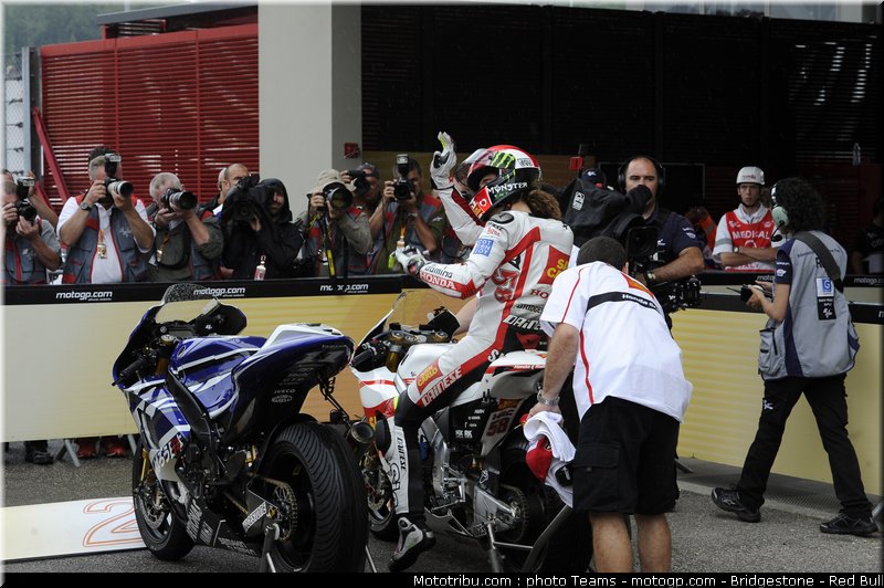 motogp_simoncelli_0085_italie_mugello_2011