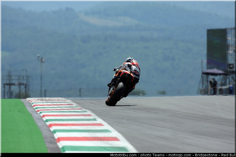 motogp_stoner_0012_italie_mugello_2011