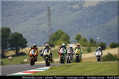 moto2_0024_italie_mugello_2011.jpg