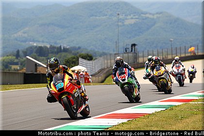moto2_0035_italie_mugello_2011.jpg