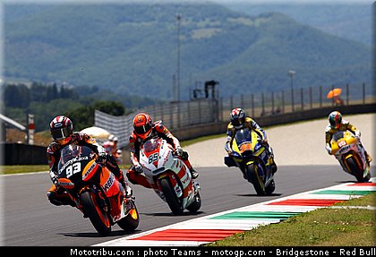 moto2_0070_italie_mugello_2011.jpg