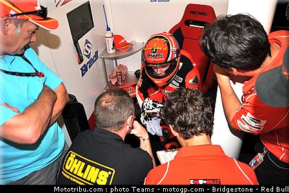 moto2_bradl_0010_italie_mugello_2011.jpg