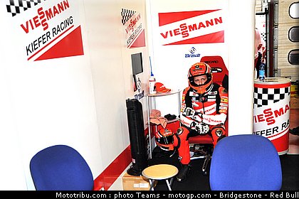 moto2_bradl_0012_italie_mugello_2011.jpg