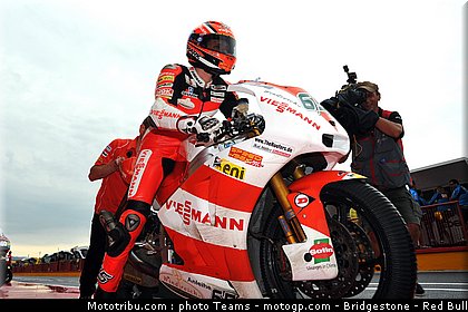 moto2_bradl_0013_italie_mugello_2011.jpg