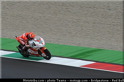 moto2_bradl_0018_italie_mugello_2011.jpg