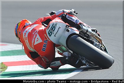 moto2_bradl_0021_italie_mugello_2011.jpg