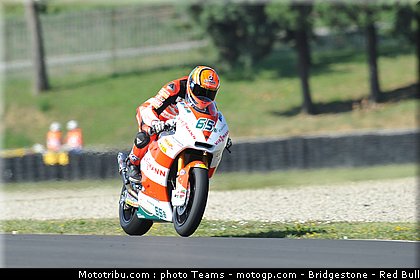 moto2_bradl_0022_italie_mugello_2011.jpg