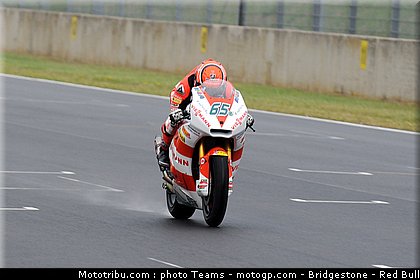 moto2_bradl_0024_italie_mugello_2011.jpg
