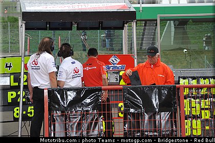 moto2_bradl_0027_italie_mugello_2011.jpg