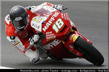 moto2_fores_0002_italie_mugello_2011.jpg