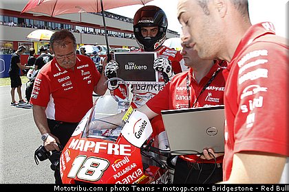 moto2_fores_0009_italie_mugello_2011.jpg