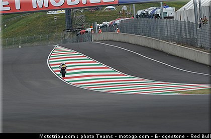 moto2_pirro_0005_italie_mugello_2011.jpg