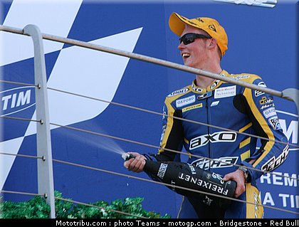moto2_smith_0018_italie_mugello_2011.jpg