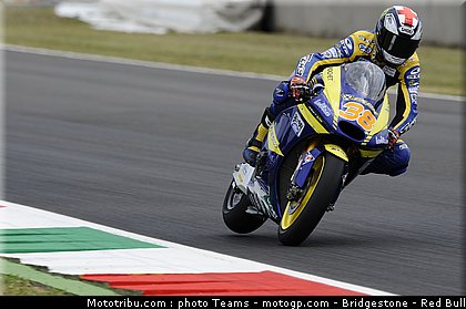 moto2_smith_0019_italie_mugello_2011.jpg