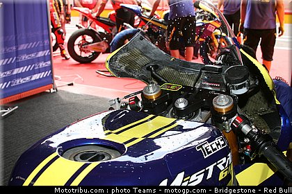 moto2_tech3_0002_italie_mugello_2011.jpg