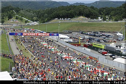 motogp_ambiance_0024_italie_mugello_2011.jpg