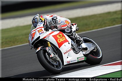 motogp_aoyama_0015_italie_mugello_2011.jpg