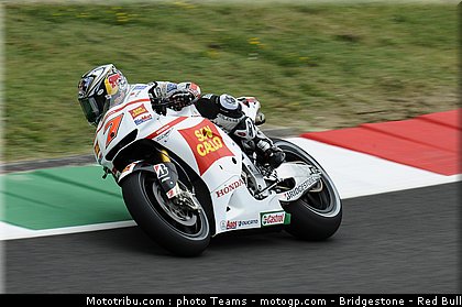 motogp_aoyama_0018_italie_mugello_2011.jpg