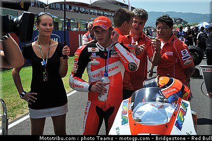 motogp_pitbabe_0065_italie_mugello_2011.jpg