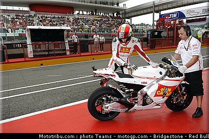 motogp_simoncelli_0035_italie_mugello_2011.jpg