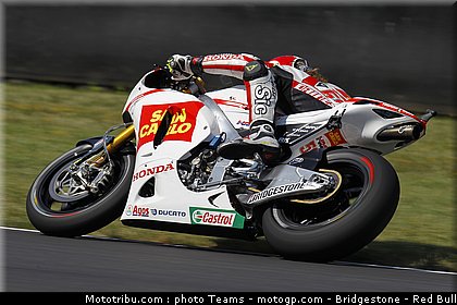 motogp_simoncelli_0073_italie_mugello_2011.jpg