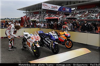 motogp_simoncelli_0077_italie_mugello_2011.jpg