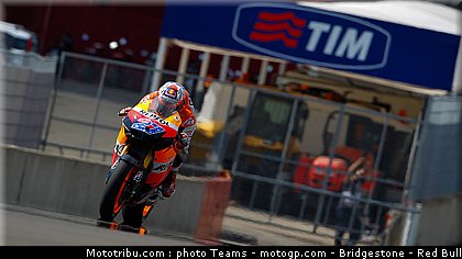motogp_stoner_0026_italie_mugello_2011.jpg