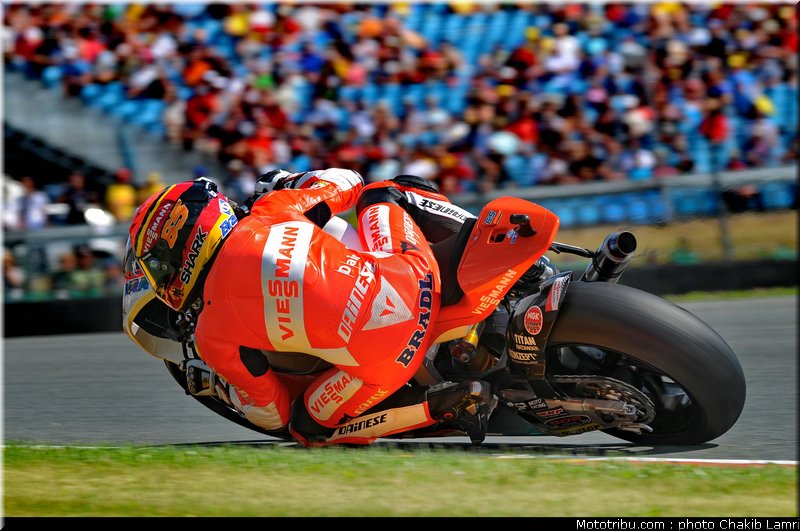 moto2_bradl_006_allemagne_sachsenring_2011