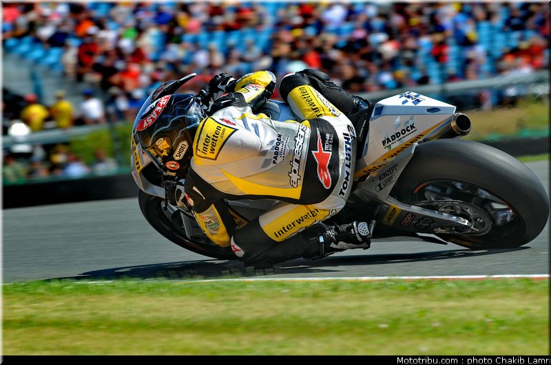 moto2_luthi_005_allemagne_sachsenring_2011