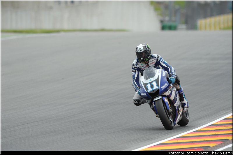 motogp_spies_018_allemagne_sachsenring_2011