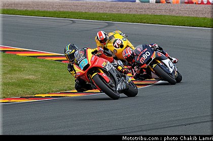 moto2_079_allemagne_sachsenring_2011.jpg