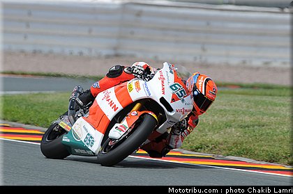 moto2_bradl_002_allemagne_sachsenring_2011.jpg