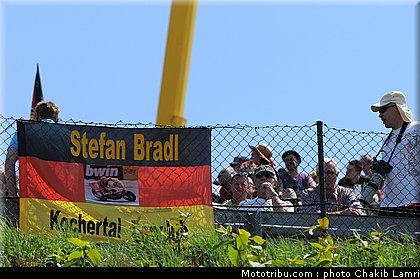 moto2_bradl_003_allemagne_sachsenring_2011.jpg