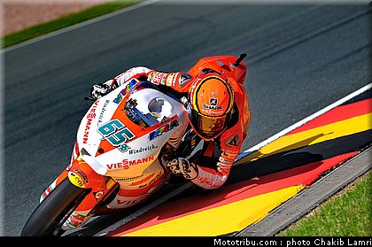 moto2_bradl_005_allemagne_sachsenring_2011.jpg