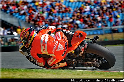 moto2_bradl_006_allemagne_sachsenring_2011.jpg