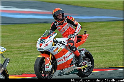 moto2_bradl_009_allemagne_sachsenring_2011.jpg