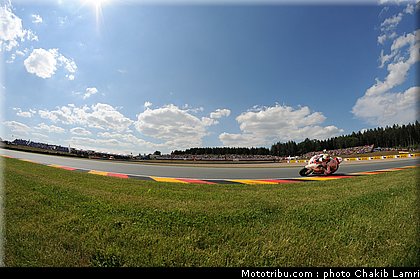 moto2_krummenacher_001_allemagne_sachsenring_2011.jpg